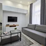 Cozy Little Apartment In Downtown Budapest